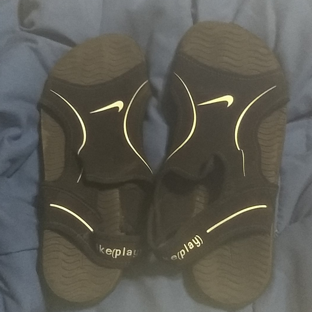 Nike play Sandals
